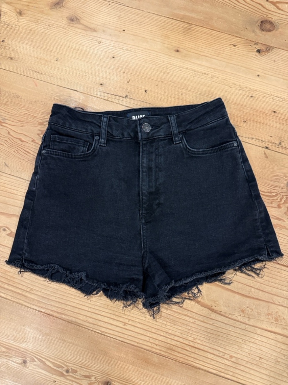 PAIGE denim Margot Short 27